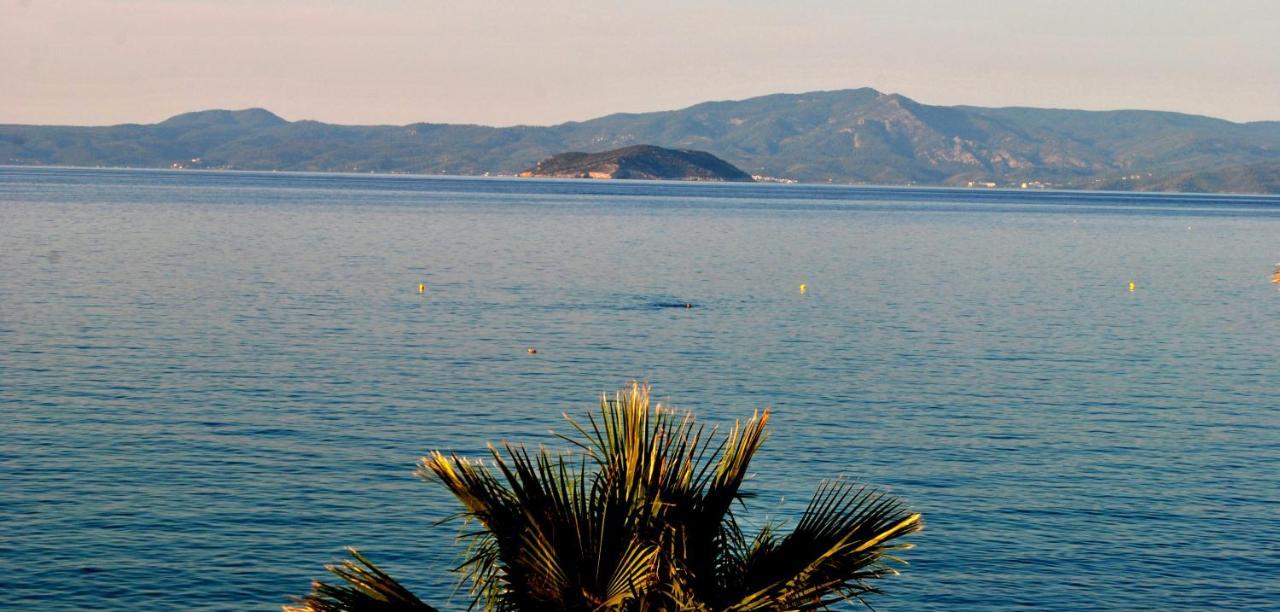 Eleni'S Sea View Adults Only Pefkochori Bagian luar foto